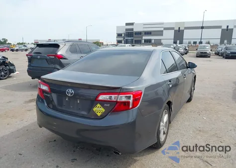 2014 Toyota Camry Se z USA, uszkodzony, nr VIN 4T1BF1FK2EU857891